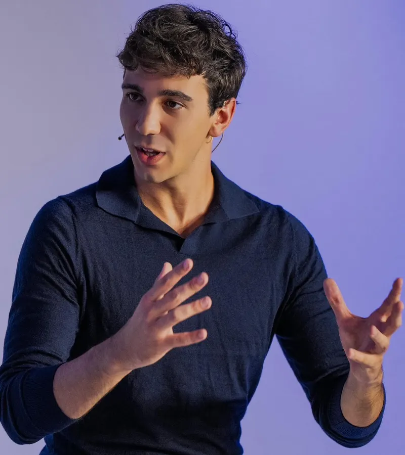 Adrià Cruz, en su retrato de ponente de Brand Innovators 2026.